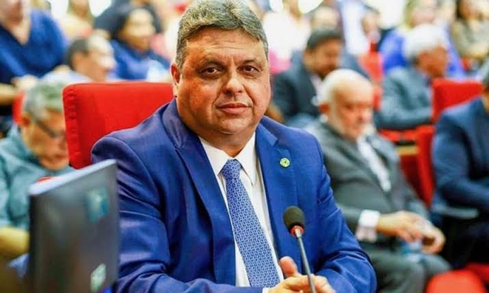 Deputado Júlio Arcoverde esclarece fala polêmica sobre o ex-governador Wellington Dias